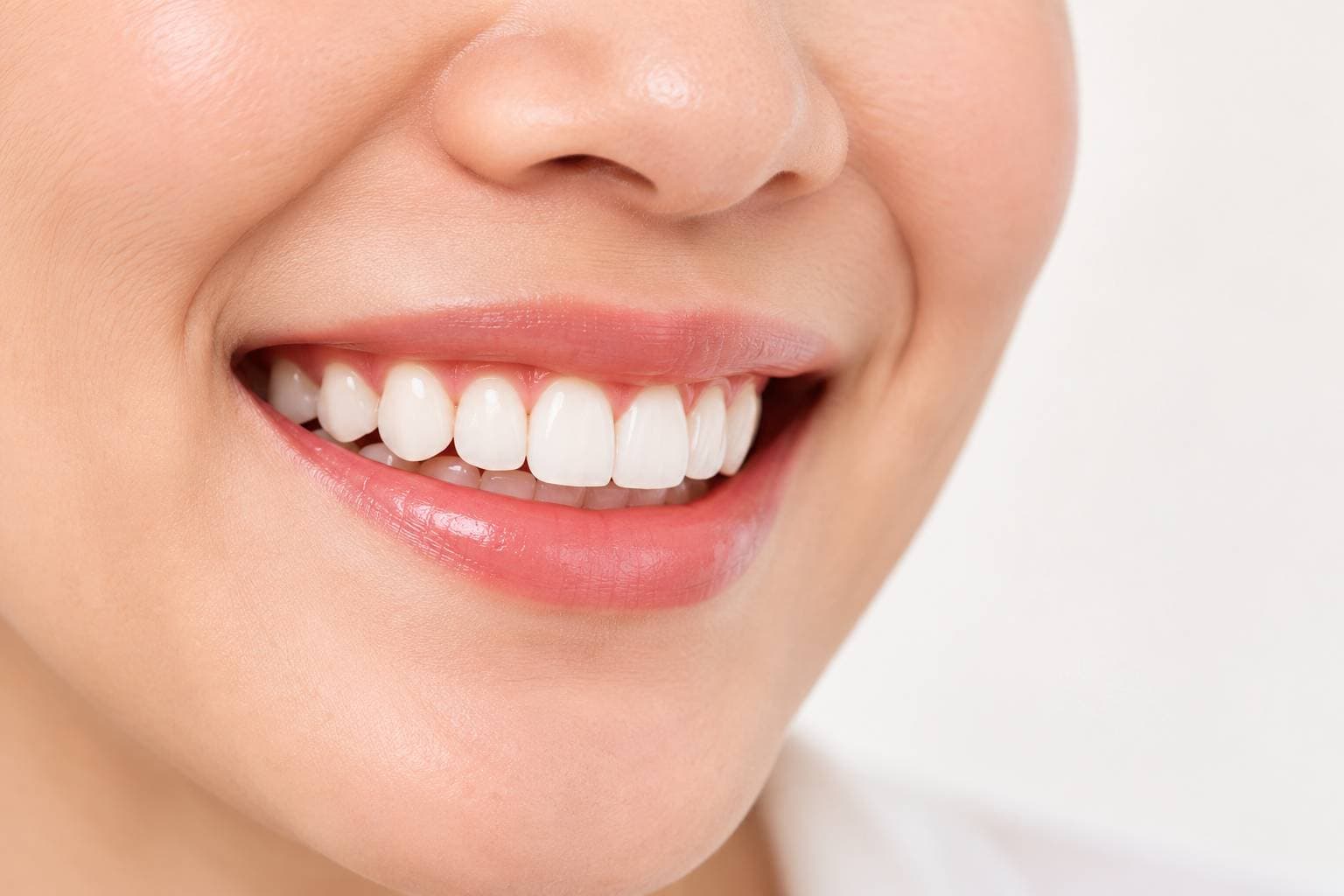 รอยยิ้มที่มีฟันเรียงสวยเป็นธรรมชาติ